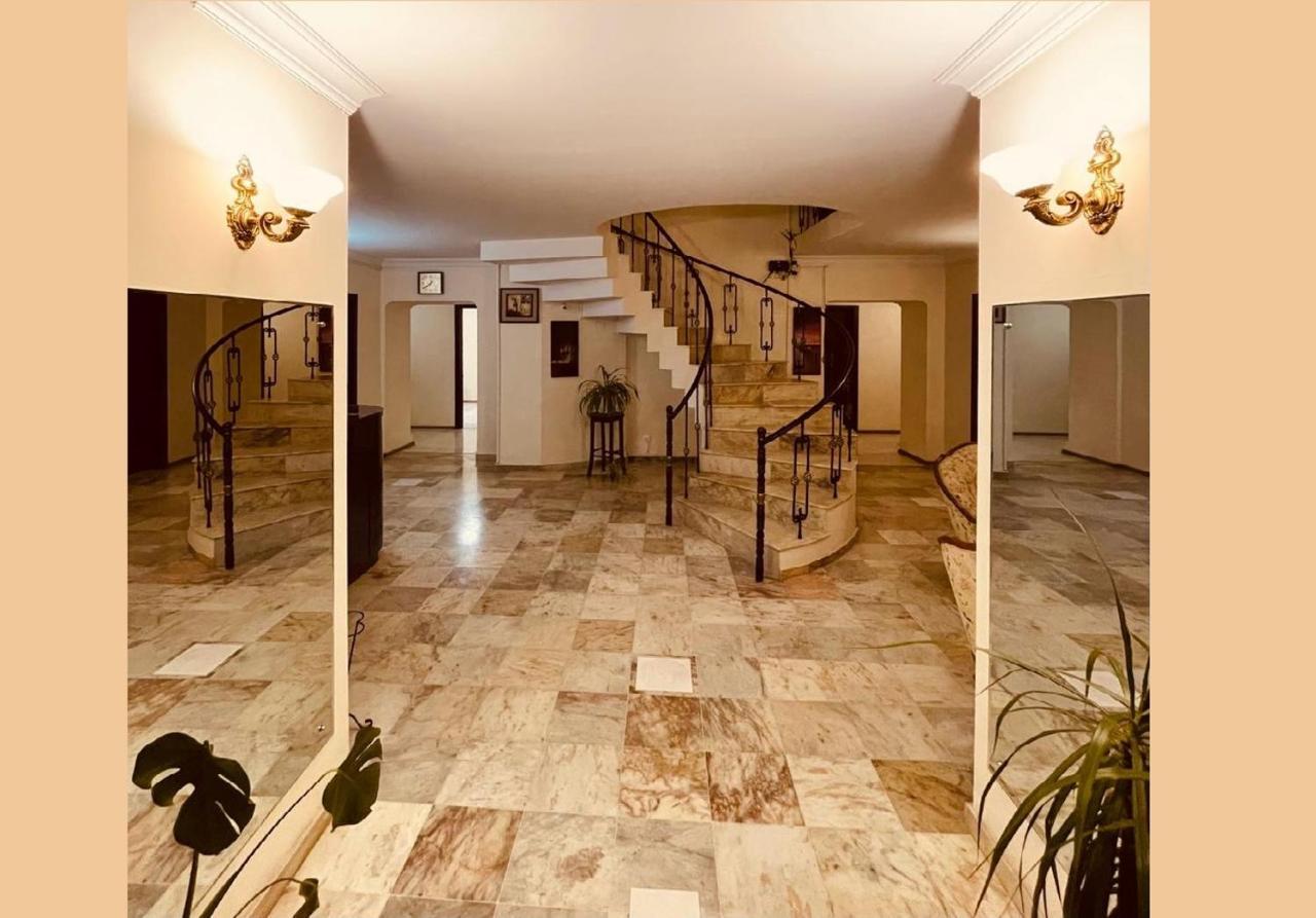 Hotel Grand Tbilisi Buitenkant foto